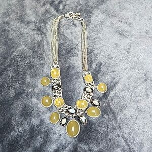 Gorgeous Costume Jewelry vintage Necklace. Quality heavy piece.